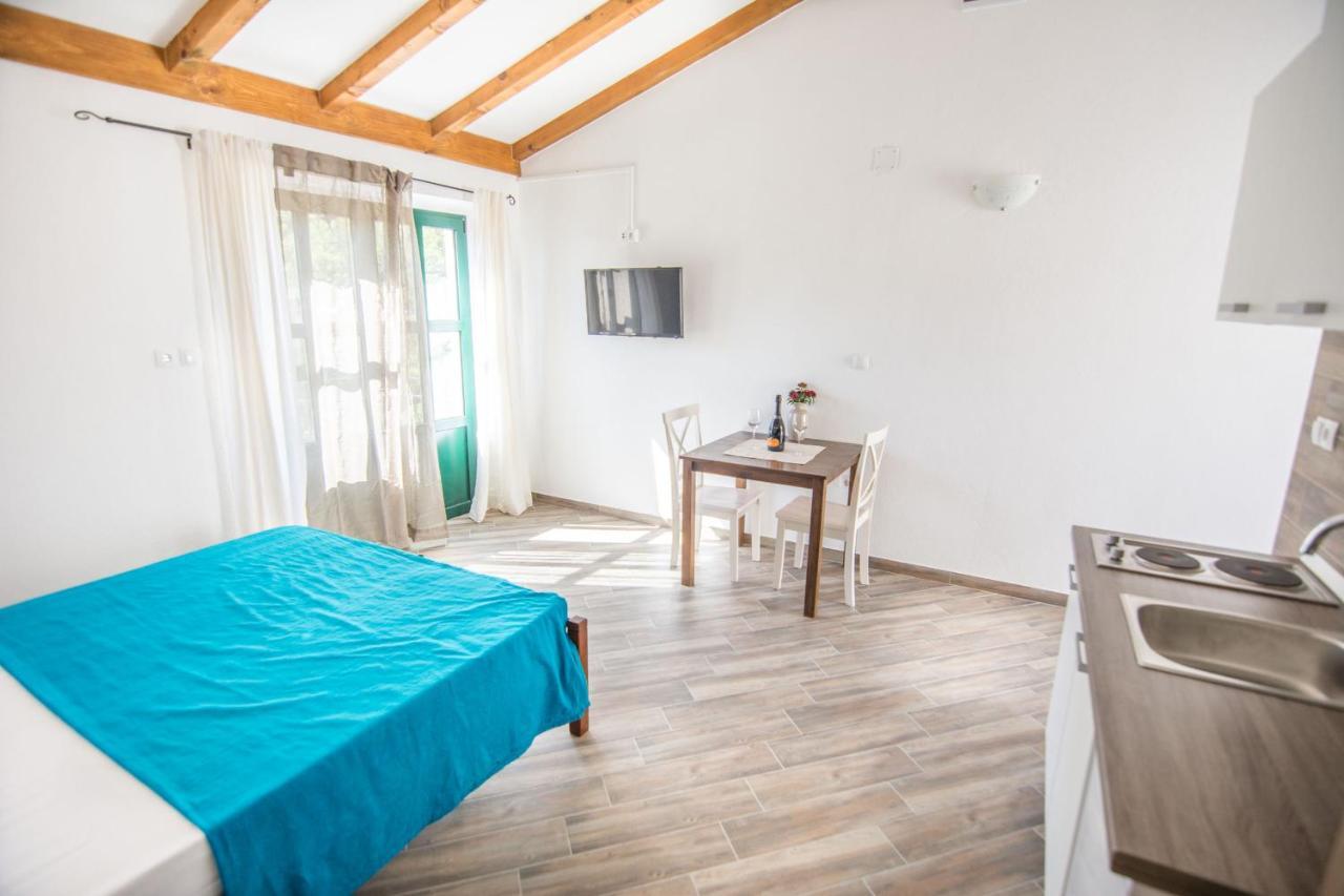 Apartments Tarragon Ugrinici Экстерьер фото