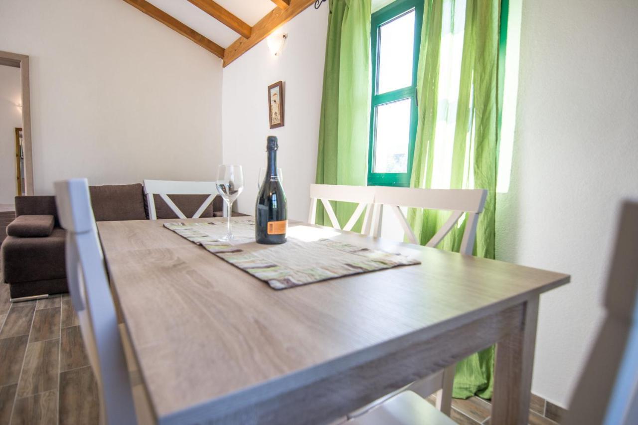 Apartments Tarragon Ugrinici Экстерьер фото